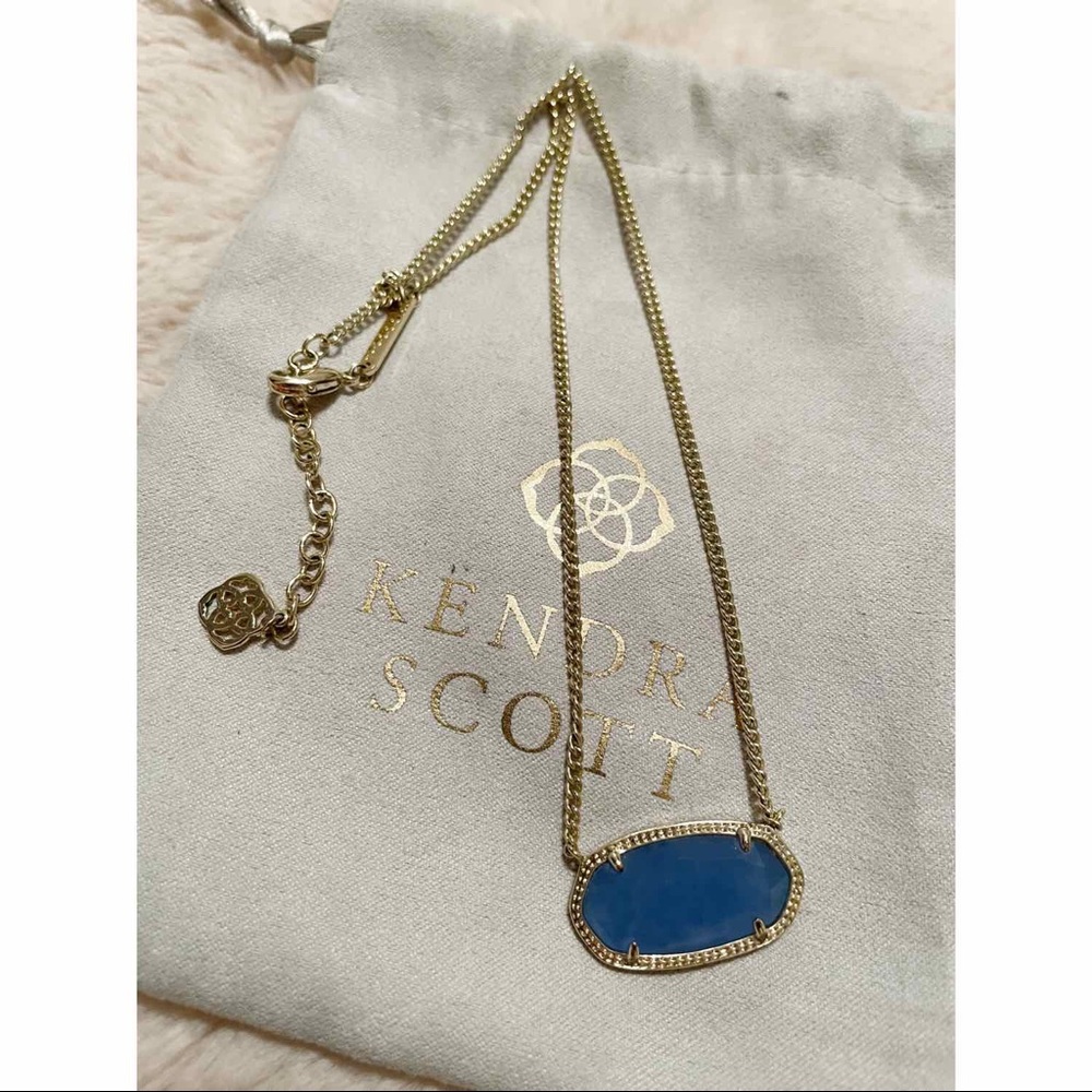 Kendra Scott necklace